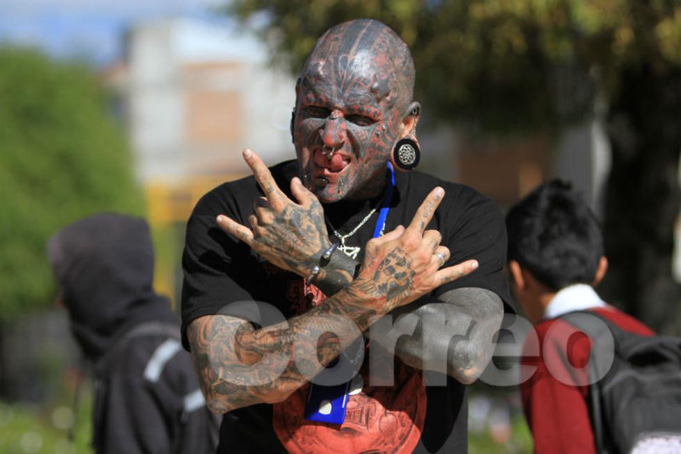 El hombre más tatuado del mundo alborota a Huancayo (FOTOS)
