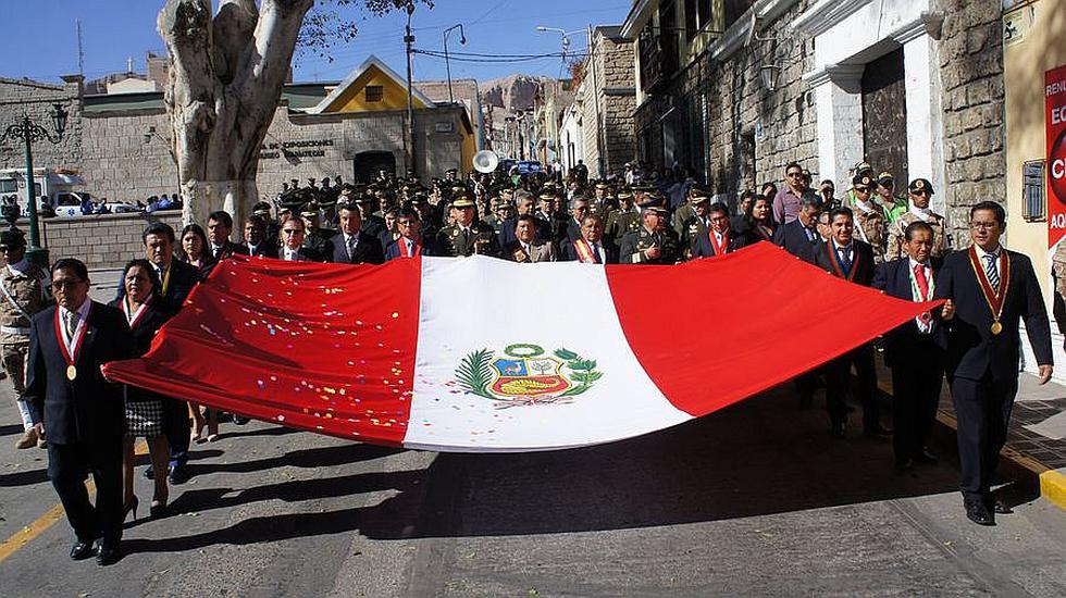 ​Población de Moquegua renovó su fidelidad a la bandera