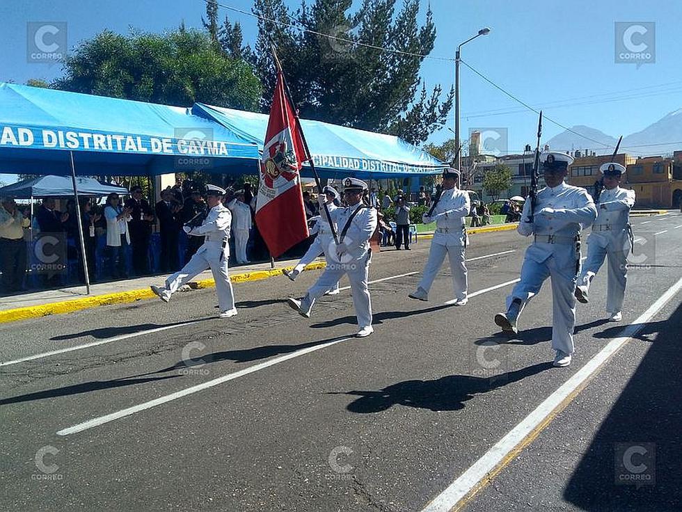 Estudiantes de Cayma conmemoraron el Día de la Bandera (FOTOS)