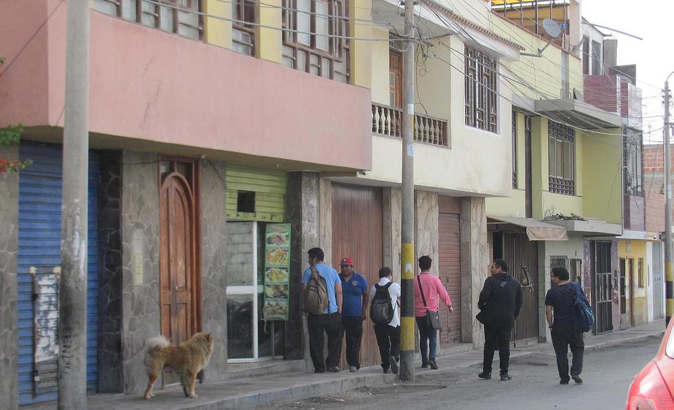 Hombre ebrio provisto de pistola causa pánico tras salir de una cantina cerca a comisaría