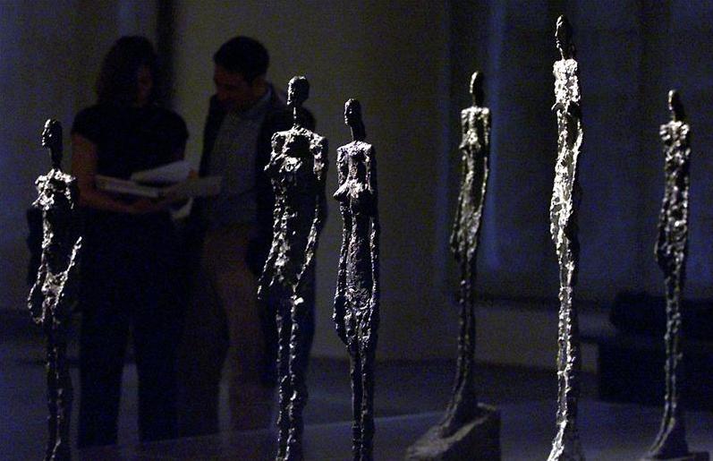 ​"L'homme au doigt", de Giacometti, es la escultura más cara jamás subastada