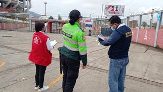 Multan a candidato al Congreso por no retirar propaganda electoral cerca a local de votación en Huancayo (VIDEO)