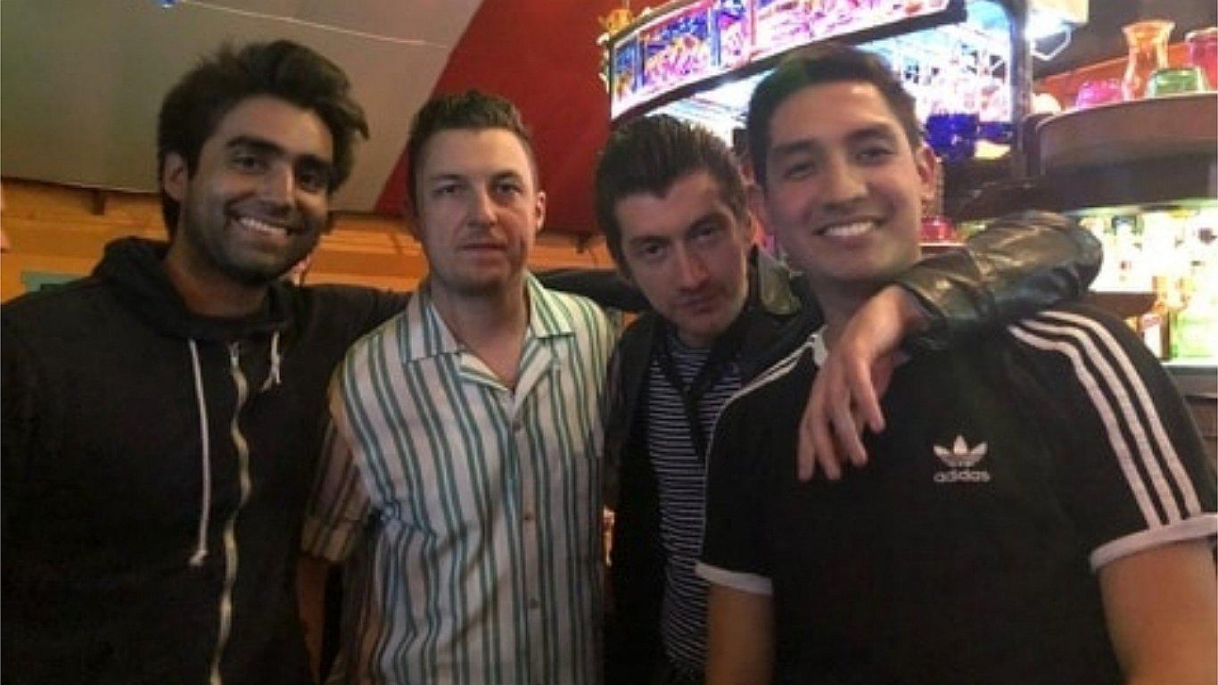 Arctic Monkeys en Perú: Banda británica cerró bar en Miraflores para celebrar tras concierto