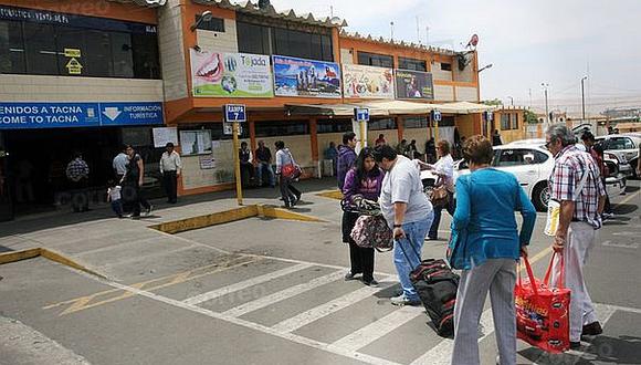 Veinte venezolanos por día llegan al terminal de Tacna