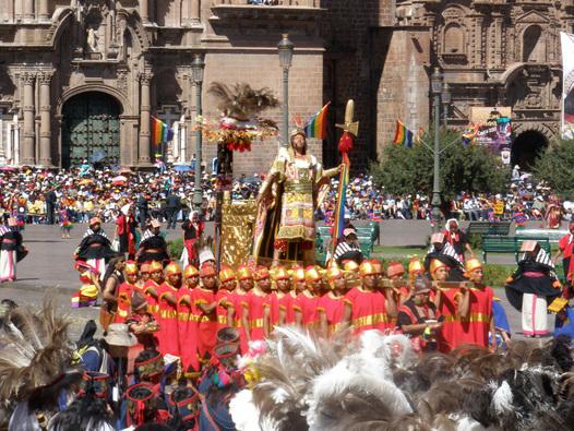 Escenificación del Inti Raymi se desarrolla en la Plaza de Armas del Cusco