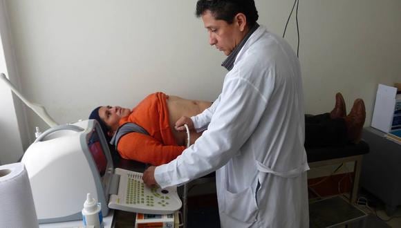 En la región Junín faltan 500 especialistas médicos