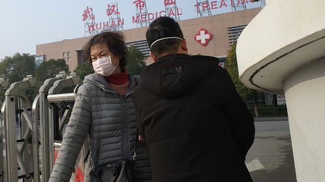 En China, las personas han empezado a usar mascarillas antes el aumento en el número de personas infectadas con un nuevo coronavirus. (Foto: AFP)