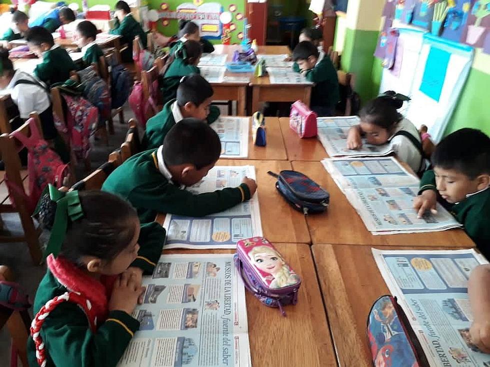 "Correo te conecta con la Educación" se desarrolla en diversos colegios con éxito (FOTOS Y VIDEO)