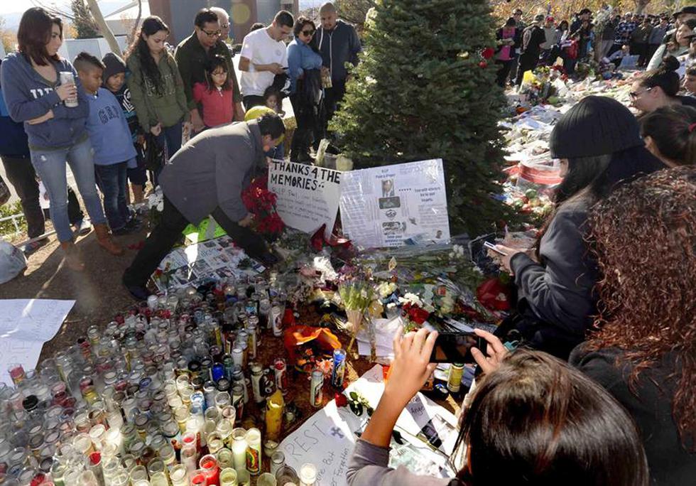 Miles de seguidores homenajean a Paul Walker en el lugar donde falleció (FOTOS)
