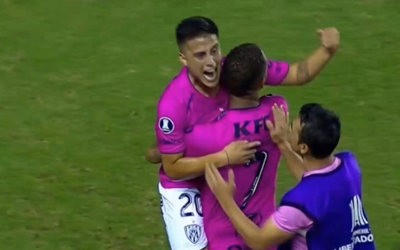 El exjugador de Sporting Cristal se hizo presente en la goleada 3-0 sobre Barcelona por la Copa Libertadores. (Foto: Captura video ESPN)