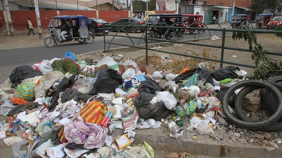 Piura amaneció llena de basura