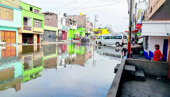 Colapso de dren "Los Patos" provoca aniego en viviendas y calles de Miramar