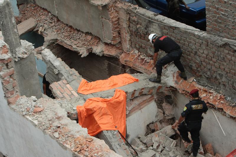 Suspenden obras en edificio tras accidente de obrero