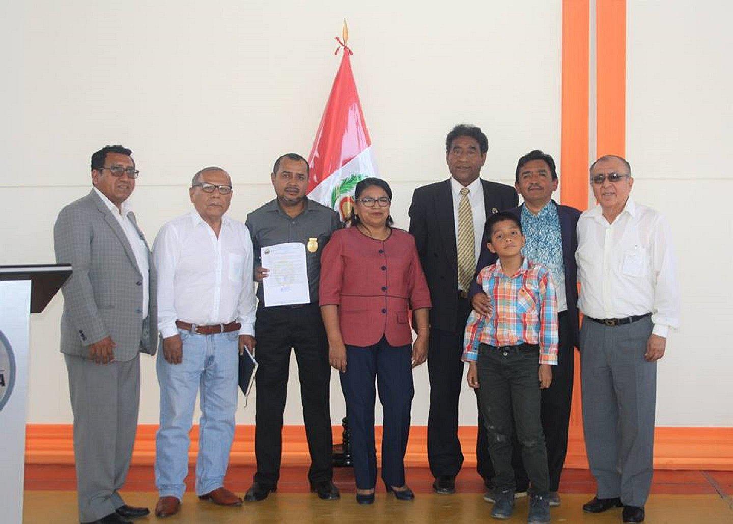 Premian a escritores  por su aporte en la educación de Nasca