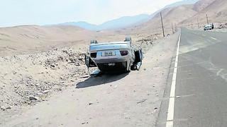 Choque de auto con volquete deja tres heridos en la vía de Tacna a Tarata
