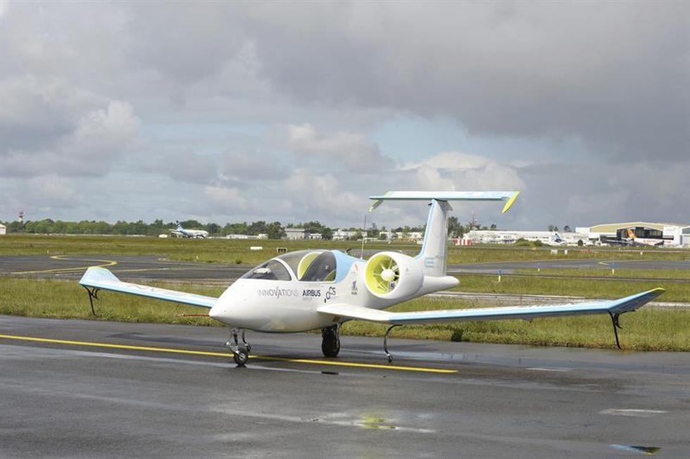 Presentan el prototipo del primer avión eléctrico con fines comerciales (FOTOS)
