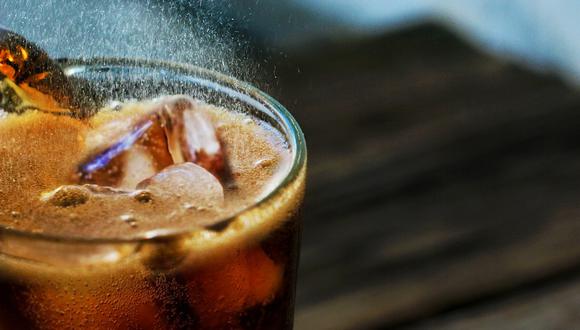 ¿Quiénes consumen más bebidas azucaradas y por qué es tan peligroso? (Foto: Difusión)