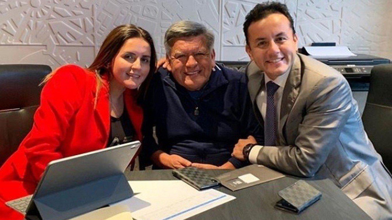 Richard Acuña tras licenciamiento a la UCV: "Otro logro juntos" (FOTO)