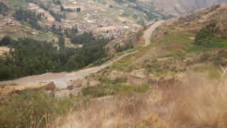 Cusco: advierten sobre posibles derrumbes en vía de acceso al Parque Arqueológico de Pisac