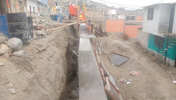 Construyen muro de contención para proteger a pobladores en El Porvenir 
