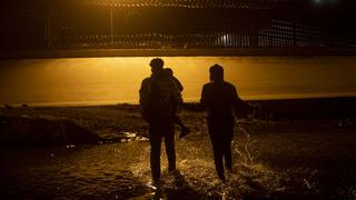 Frontera México-Estados Unidos: “¡No te vayas!”, la súplica de un niño abandonado