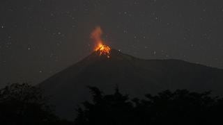 Guatemala: Volcán de fuego entró en erupción esta mañana