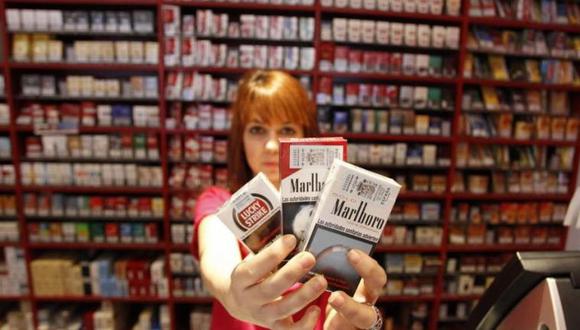 En Reino Unido prohibirían las marcas en los paquetes de tabaco