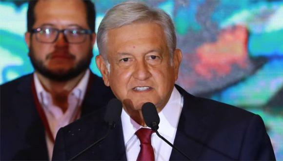 López Obrador renuncia a seguridad, residencia oficial y avión presidencial de México