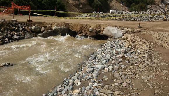 Río Otora podría hacer colapsar vía temporal hacia Omate