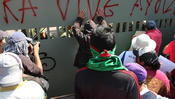 México: Padres de 43 estudiantes marchan a tres meses de su desaparición 