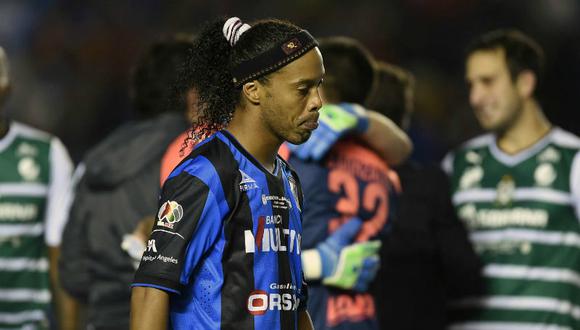 Ronaldinho: Querétaro busca la salida del brasileño