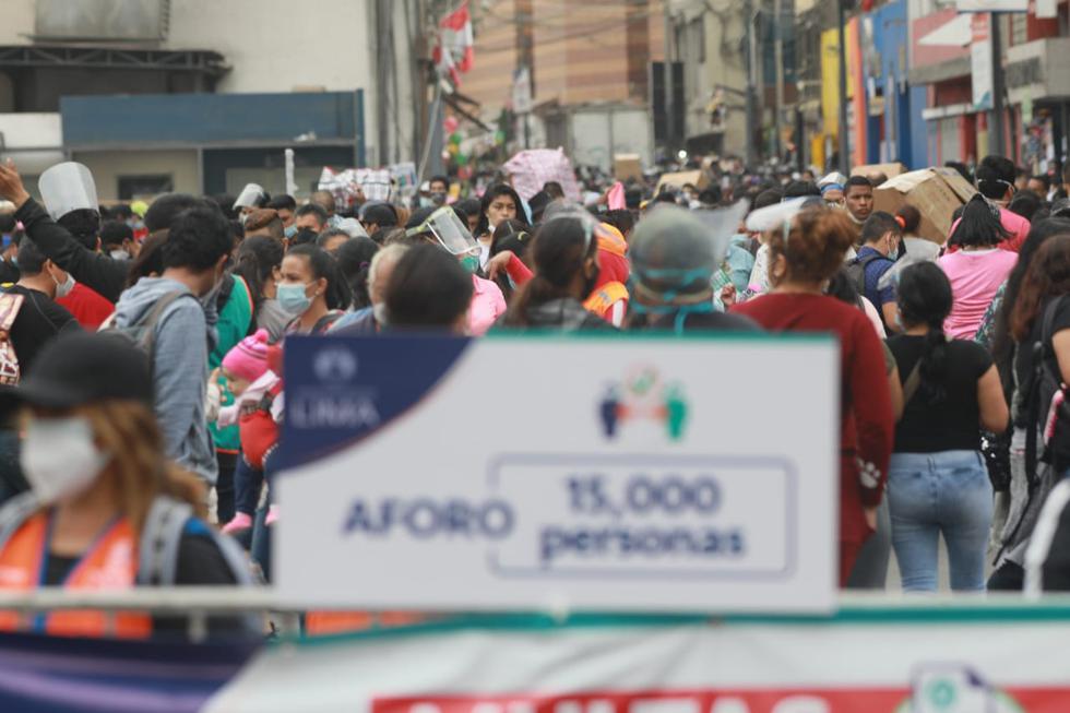 La Municipalidad de Lima dispuso que el aforo máximo por pandemia en Mesa Redonda será de 15 000 personas. FOTOS: JUAN PONCE VALENZUELA/@PHOTO GEC