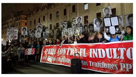 Plaza San Martín: decenas realizan plantón contra indulto a Alberto Fujimori