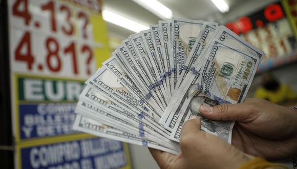 El dólar mantiene su tendencia al alza en el mercado cambiario local. (Foto: Joel Alonzo/@photo.gec)