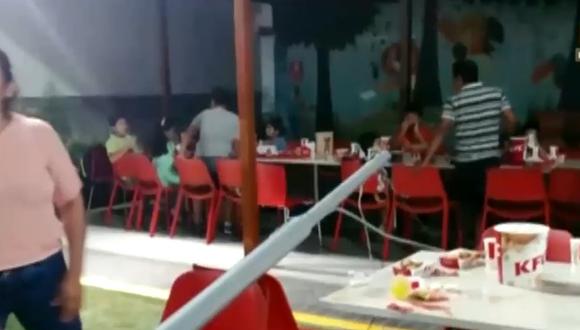 Surco: mujer quedó herida al caerle estructura metálica en local de KFC
