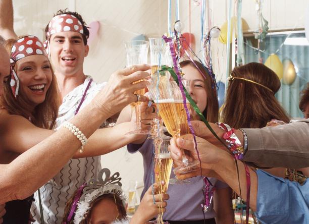 ¿Cuál es el origen de la costumbre de brindar?