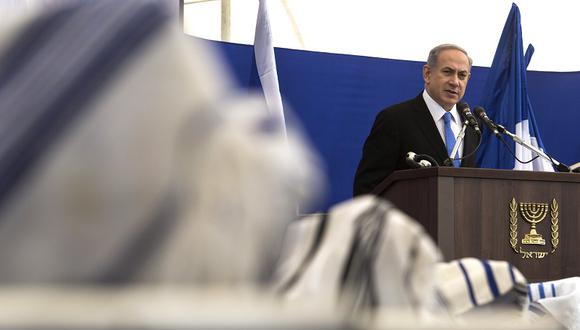 Benjamín Netanyahu pide unidad frente al terrorismo en entierro de víctimas judías (VIDEO)