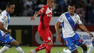 Christian Cueva fue expulsado por esta fuerte entrada