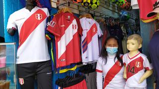 Huancayo: Triunfo peruano aviva ilusión de comerciantes que esperan aumentar venta de camisetas