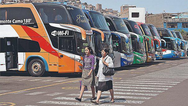 Emiten decreto para fortalecer servicio de transporte de personas y carga