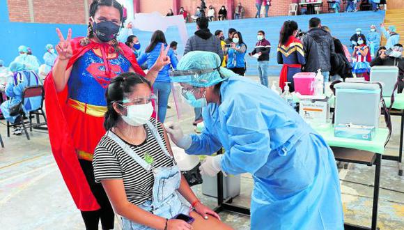 Región busca frenar la letalidad del virus y hoy retoma el proceso de vacunación con segundas dosis a quienes cumplieron 21 días desde su primera inyección.