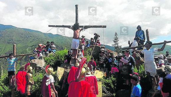 Semana Santa: Niños escenifican pasión y muerte de Cristo en Cabanaconde