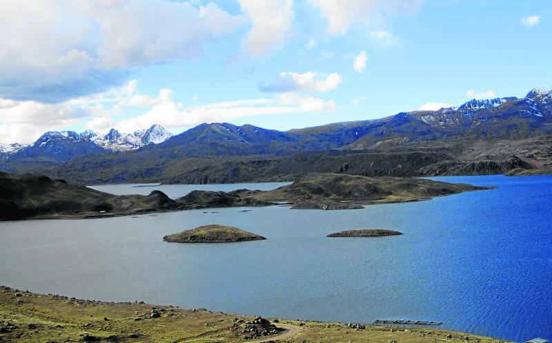 Afluente Orccoccocha contamina lago de Choclococha