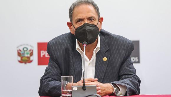 Según Panorama, empresa ligada al hermano del ministro de Defensa, José Luis Gavidia, ganó contratos con la Contraloría y el MEF. (Foto: PCM)