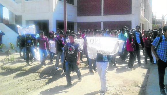 Estudiantes exigen obras para la universidad nacional 