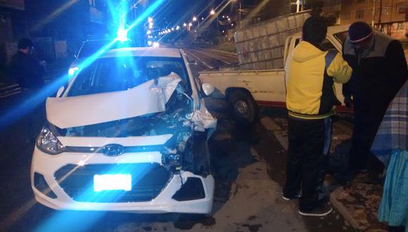 Puno: Automóvil colisionó a otro vehículo en la madrugada [VIDEO]