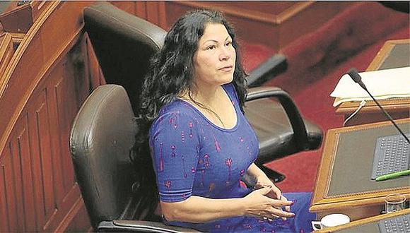 Yesenia Ponce en Comisión de Ética: “Como congresistas el sueldo es muy poco”