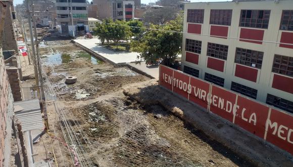 Problema afecta a cientos de escolares de colegio Virgen de la Medalla Milagrosa.