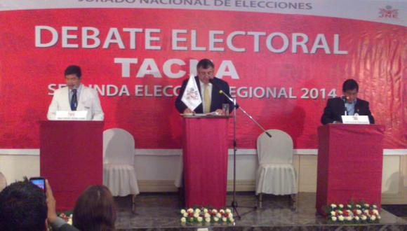 ​Empezó el debate entre los candidatos Omar Jiménez y Jacinto Gómez