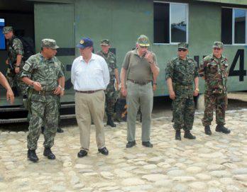 Rinden honores a militares caídos